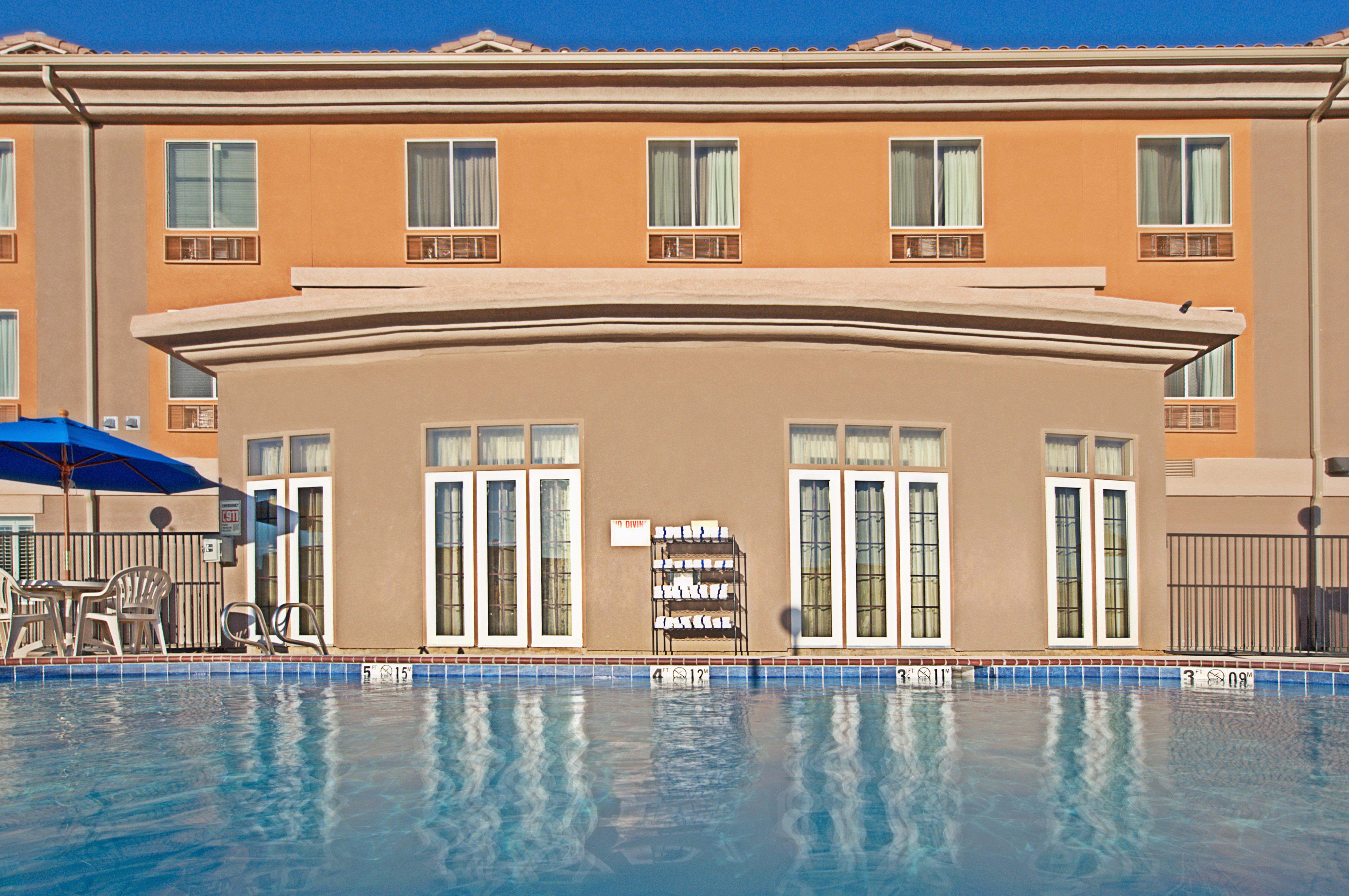 Holiday Inn Express & Suites Tucson By Ihg Exterior photo